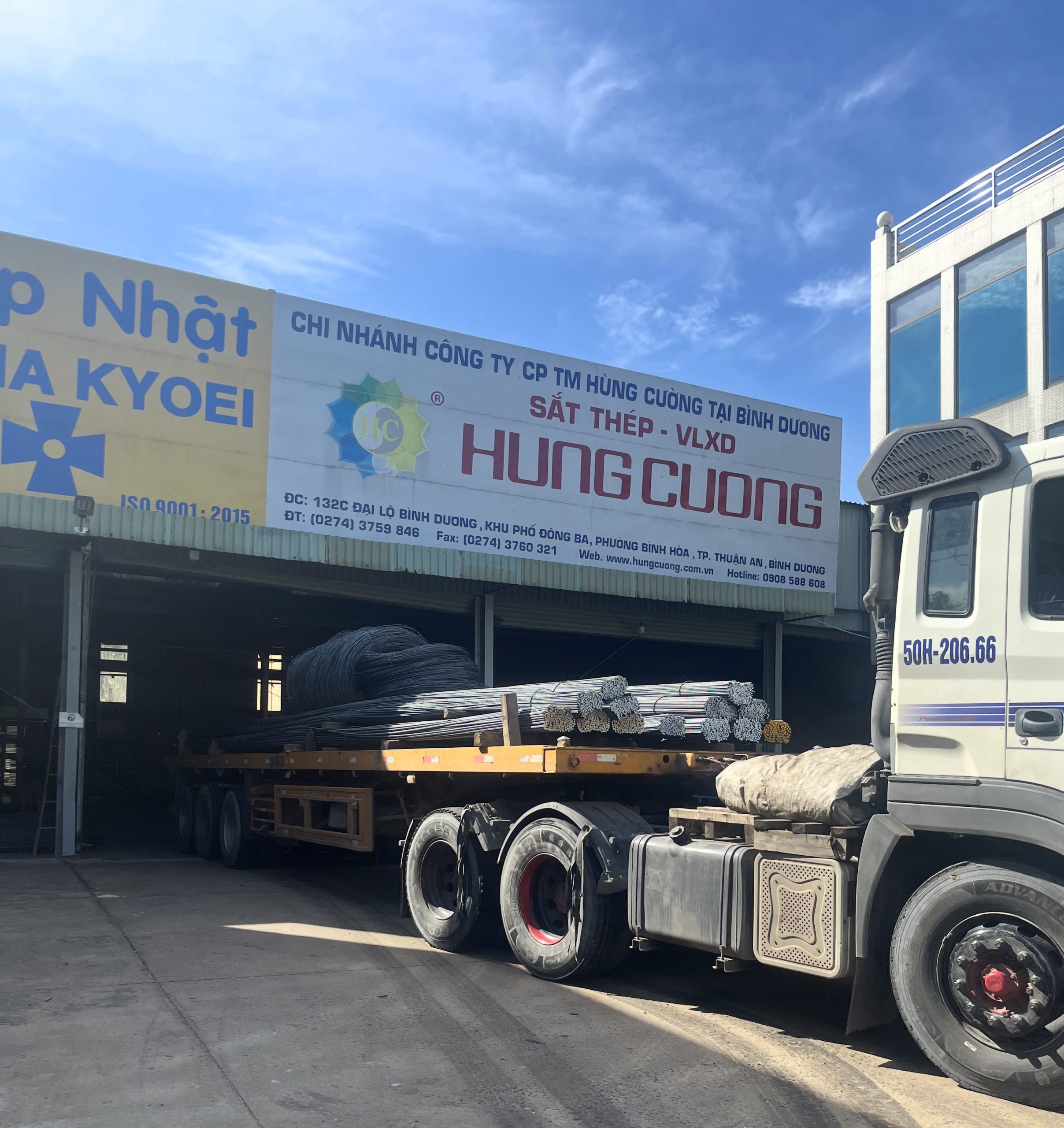 Giá-Sắt-Thép-Xây-Dựng-Hôm-Nay-Hùng-Cường